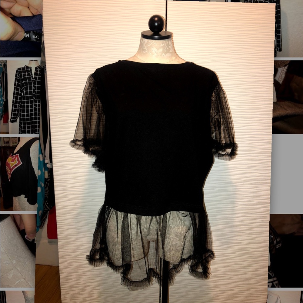 Cute shirt with ruffled bottom layer and sleeve